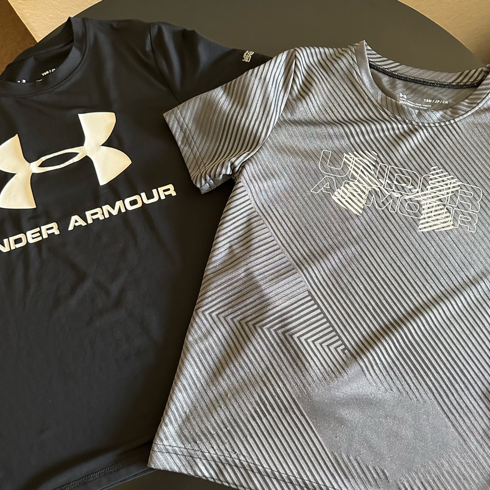 Under Armour Boys Tees Size S Bundle
